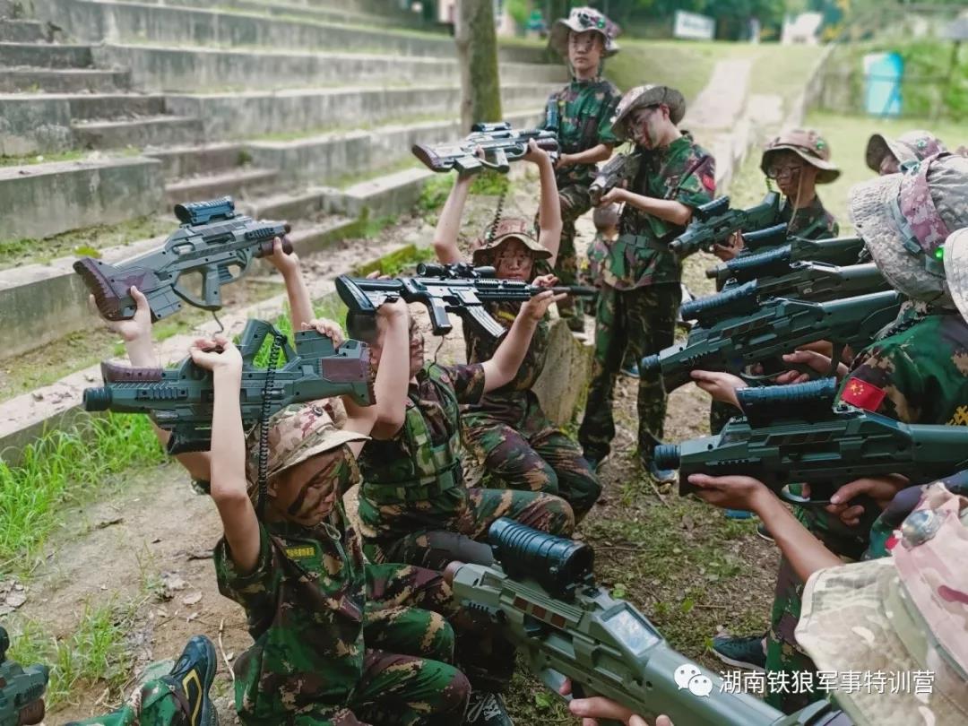 武冈少年军训夏令营多少钱